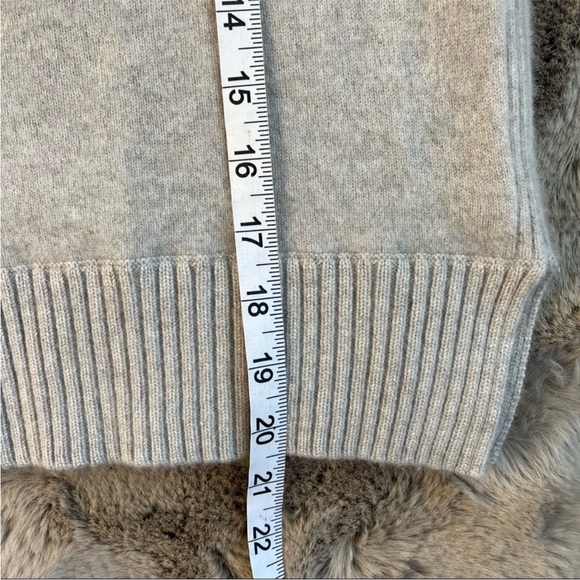 Club Monaco | Italian Cashmere Crew Neck in Grey Size XS - Picture 8 of 10